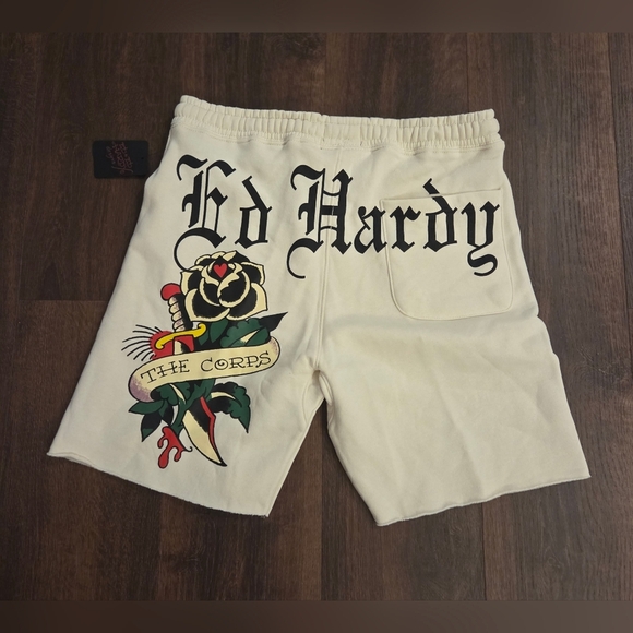 Y2K NWT Ed Hardy Men's Cream Shorts with Snake Graphic - Picture 5 of 5